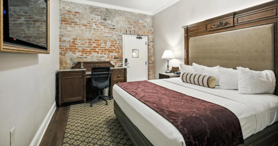 French Quarter Charm: Hotels Near Bourbon Street for a Memorable Stay
