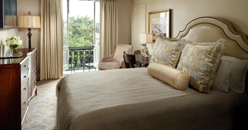 From Jazz Clubs to Comfortable Beds: Top Hotels Near Bourbon Street
