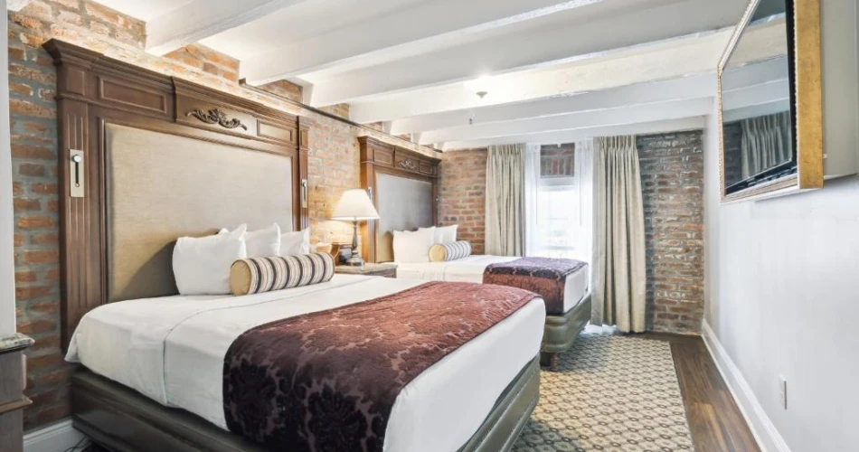 From Jazz Clubs to Comfortable Beds: Top Hotels Near Bourbon Street
