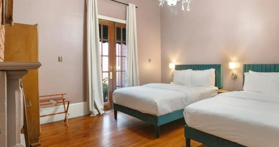 From Jazz Clubs to Comfortable Beds: Top Hotels Near Bourbon Street
